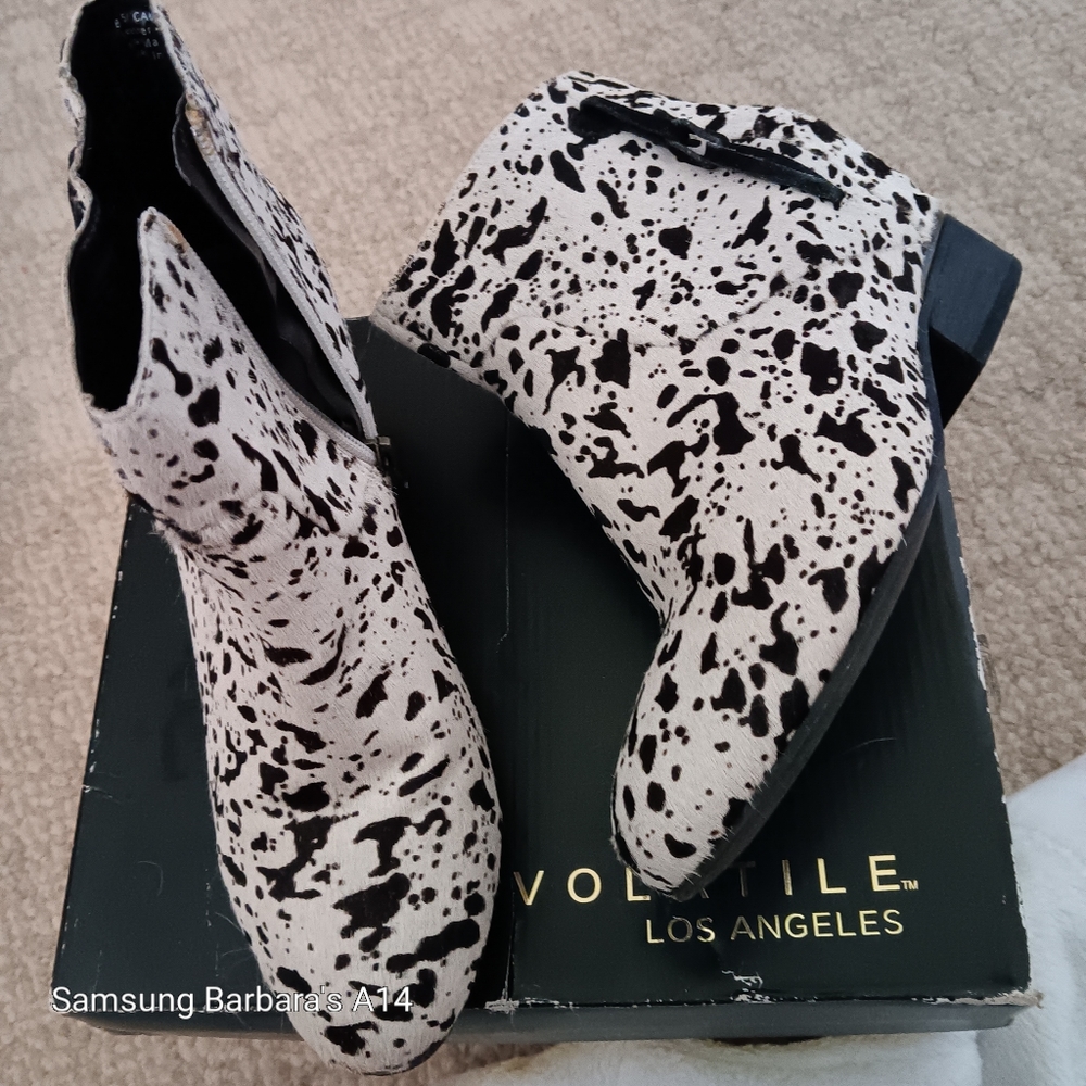 👢 Very Volatile 'Cake' Booties